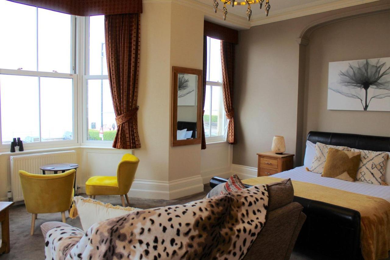 The Crown Hotel Моркем Екстер'єр фото